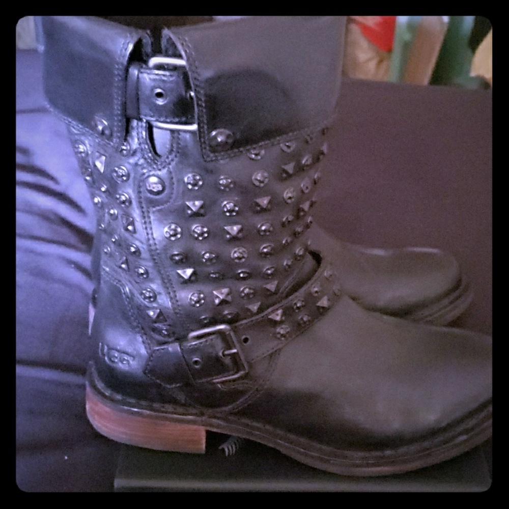 ⭐NWOT⭐Authentic Ugg Studded Leather Boots
